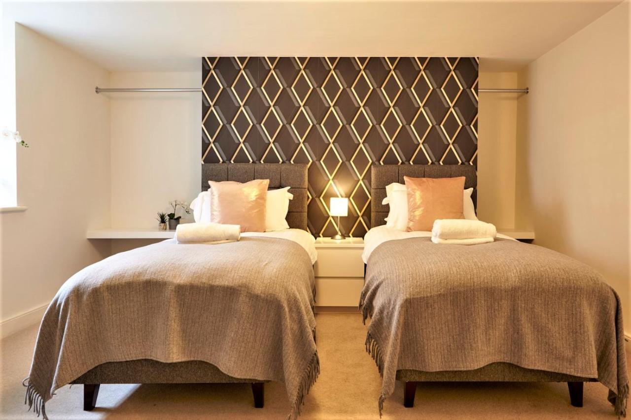 Meredith Way With Parking - Your Apartamento Bristol